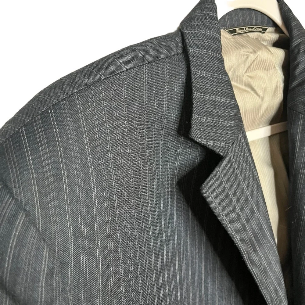 Kaps LORO PIANA Wool Pinstripe Blazer Size 44R Canada Made Business Casual.